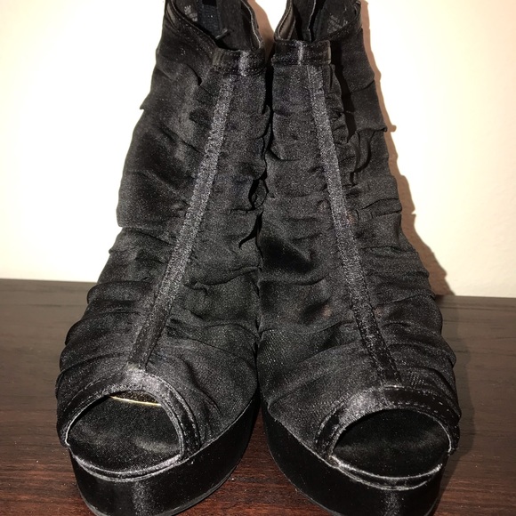 Chinese Laundry black mesh peep toe bootie - Picture 2 of 3